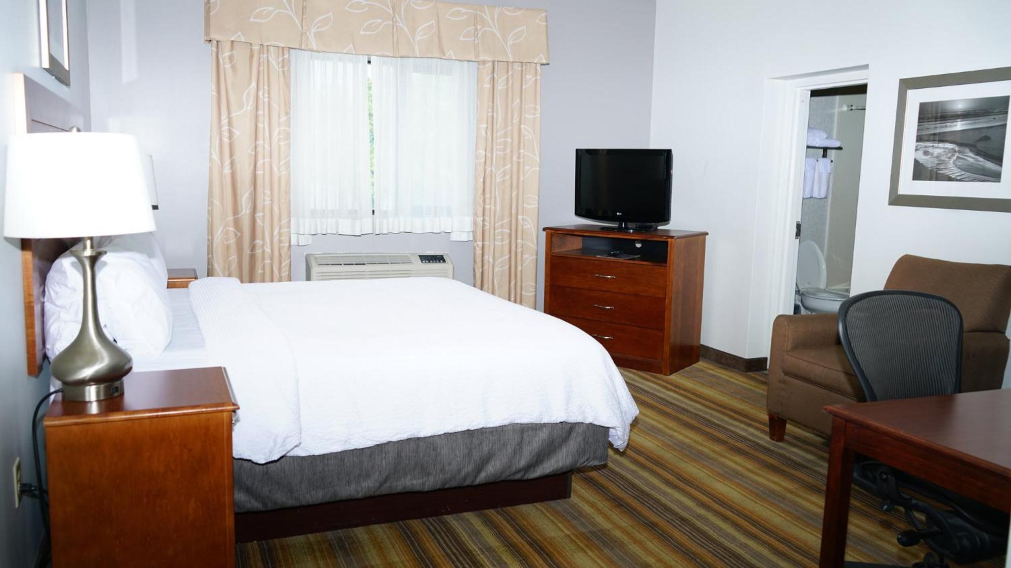 Holiday Express Philadelphia Airport By Ihg Hotel