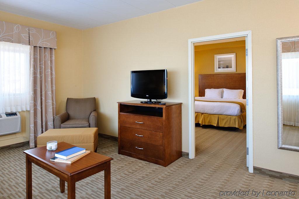 Hotel Express Philadelphia Airport By Ihg 2*
